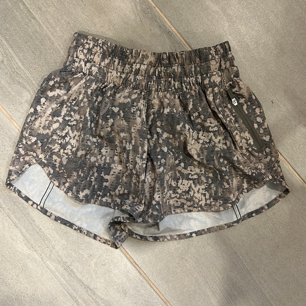 Tracker short lululemon